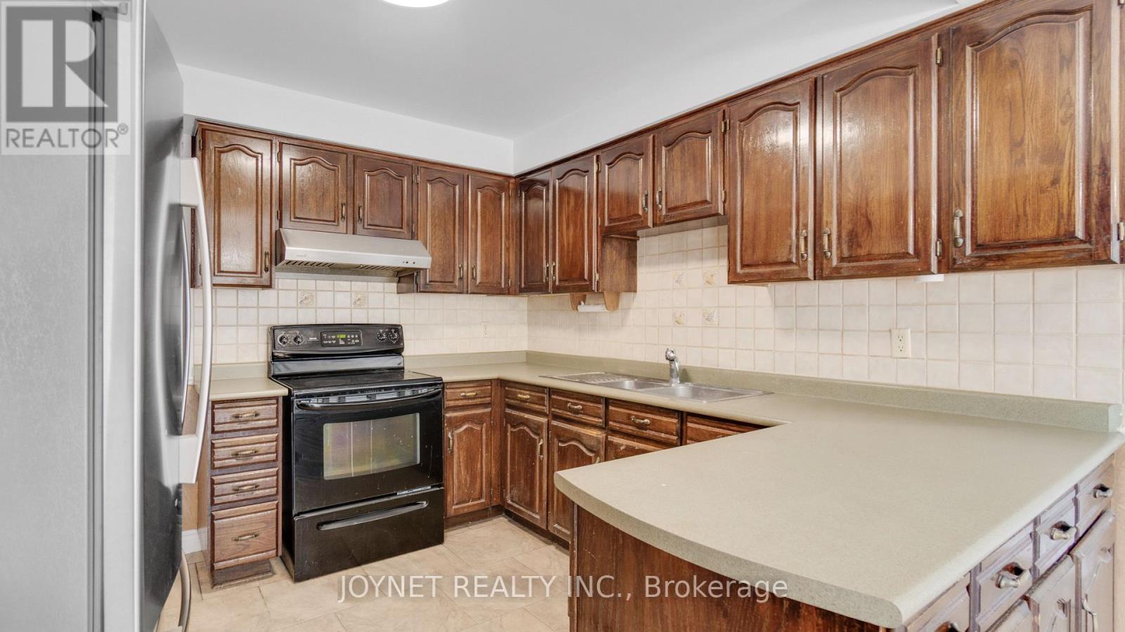43 Castlehill Road, Vaughan, Ontario  L6A 1N8 - Photo 11 - N12131629