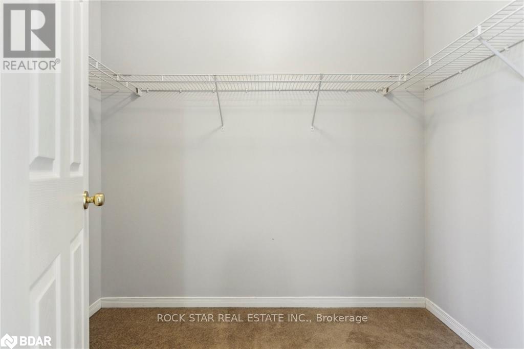 19 Isabella Street, Kitchener, Ontario  N2E 4J9 - Photo 23 - X12217095