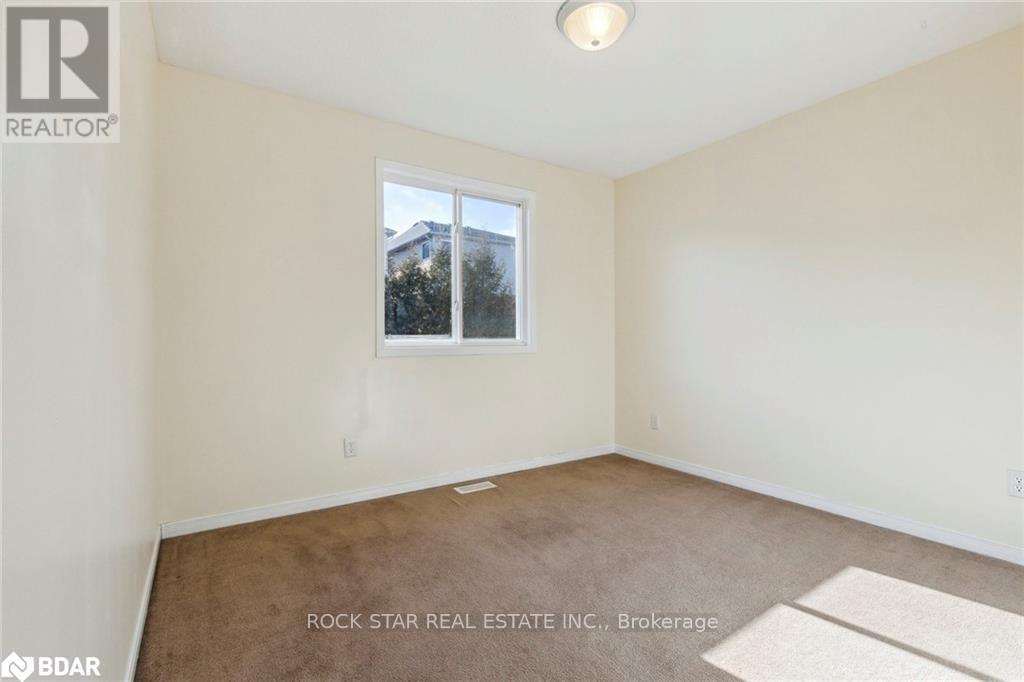 19 Isabella Street, Kitchener, Ontario  N2E 4J9 - Photo 24 - X12217095