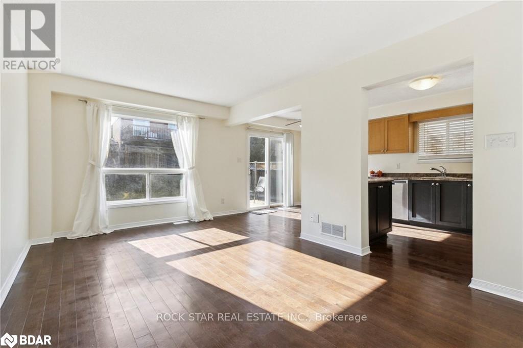 19 Isabella Street, Kitchener, Ontario  N2E 4J9 - Photo 3 - X12217095