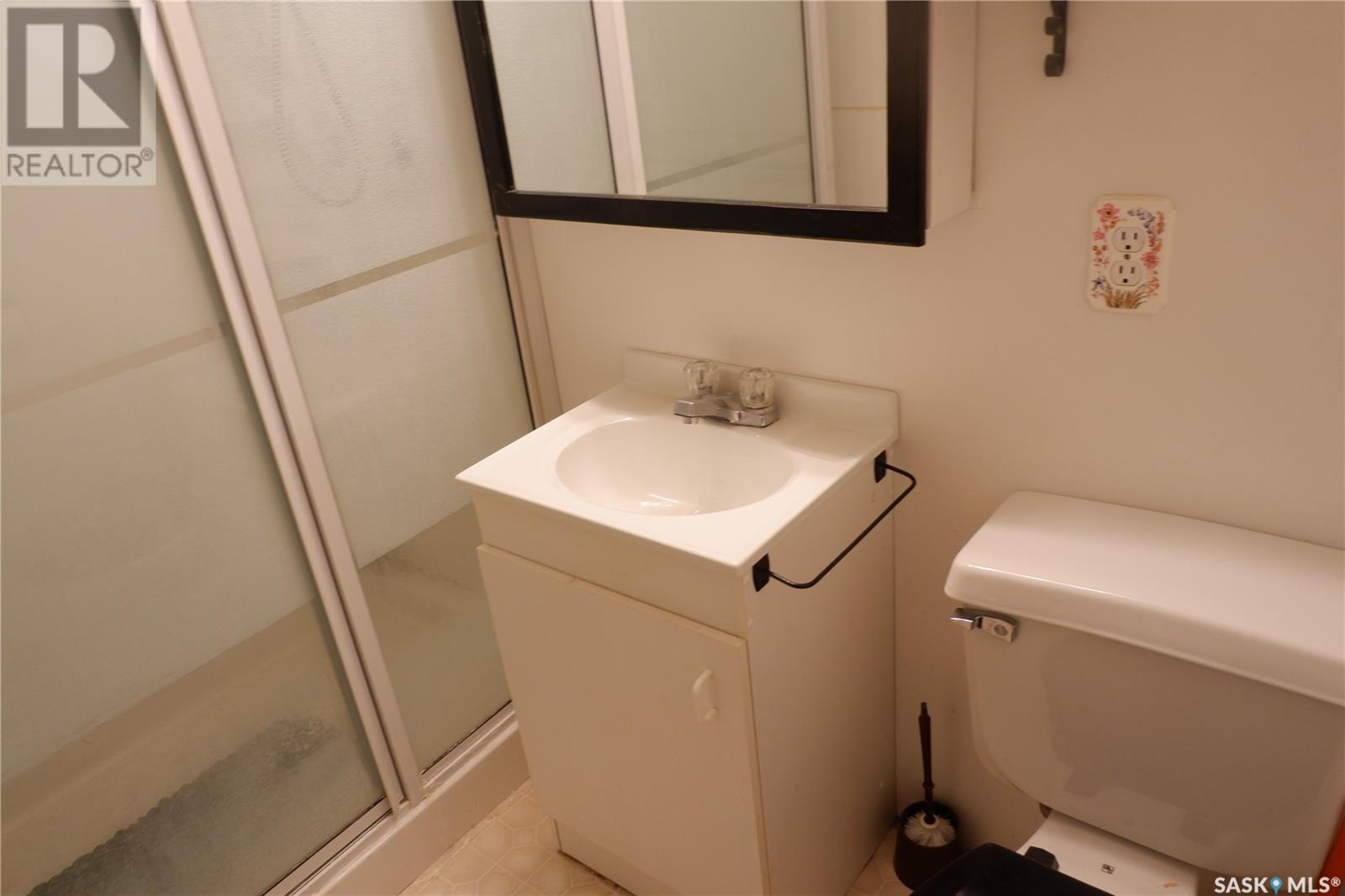 407 3rd Avenue W, Assiniboia, Saskatchewan  S0H 0B0 - Photo 23 - SK009190