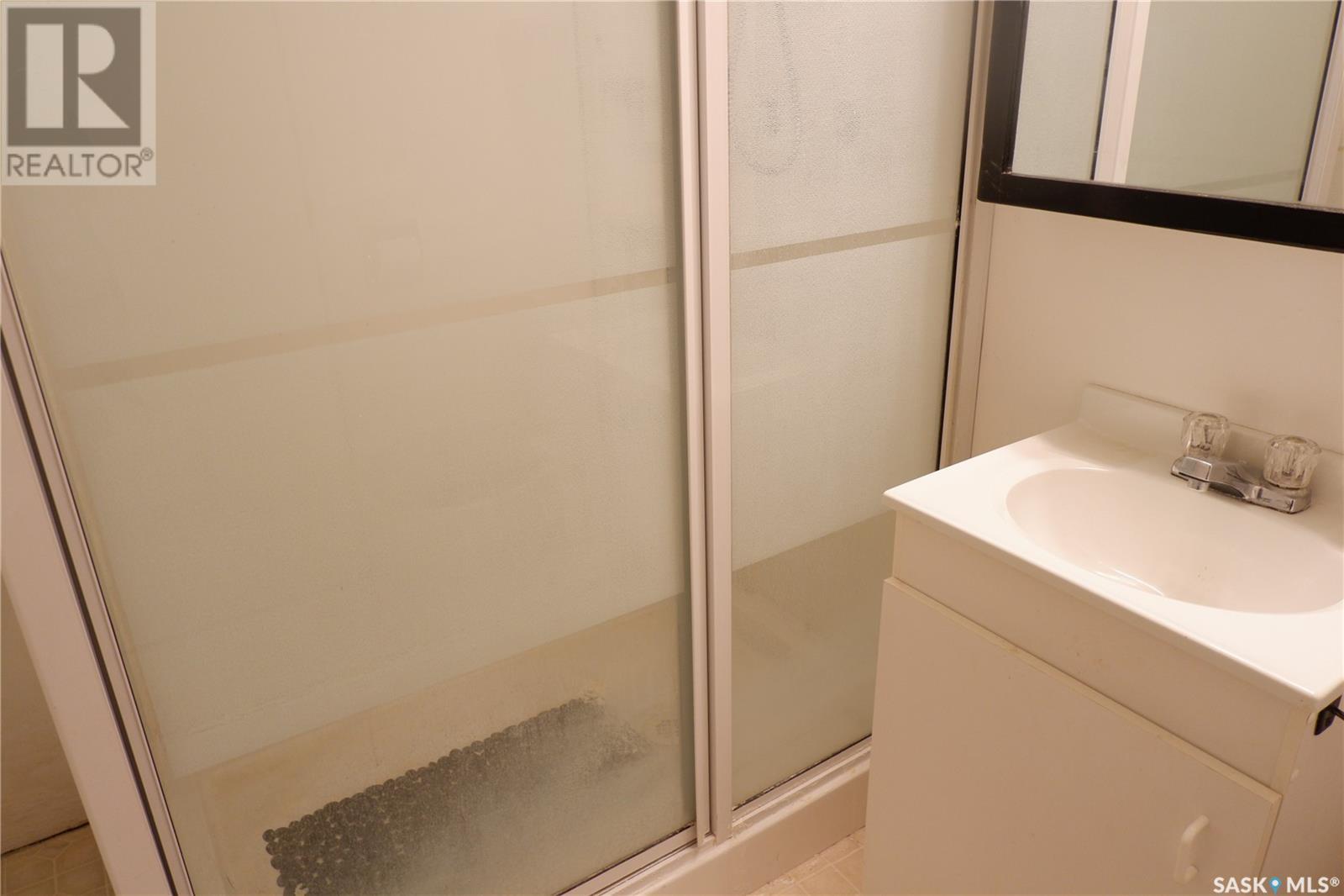 407 3rd Avenue W, Assiniboia, Saskatchewan  S0H 0B0 - Photo 24 - SK009190