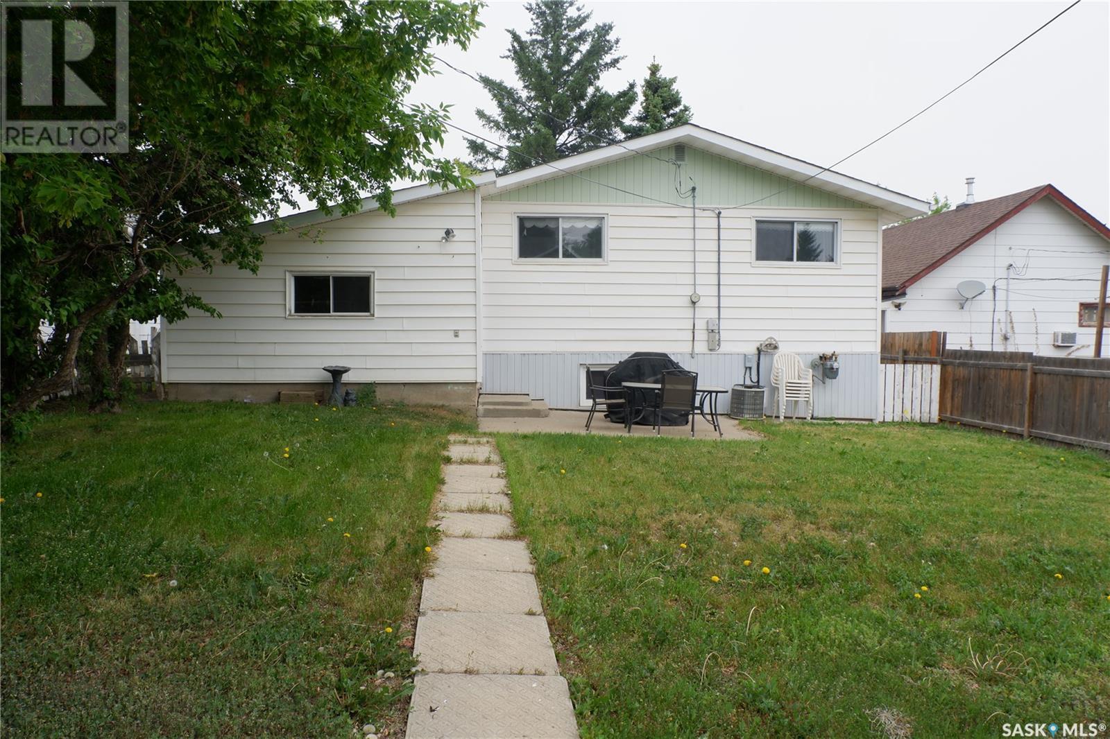 407 3rd Avenue W, Assiniboia, Saskatchewan  S0H 0B0 - Photo 28 - SK009190