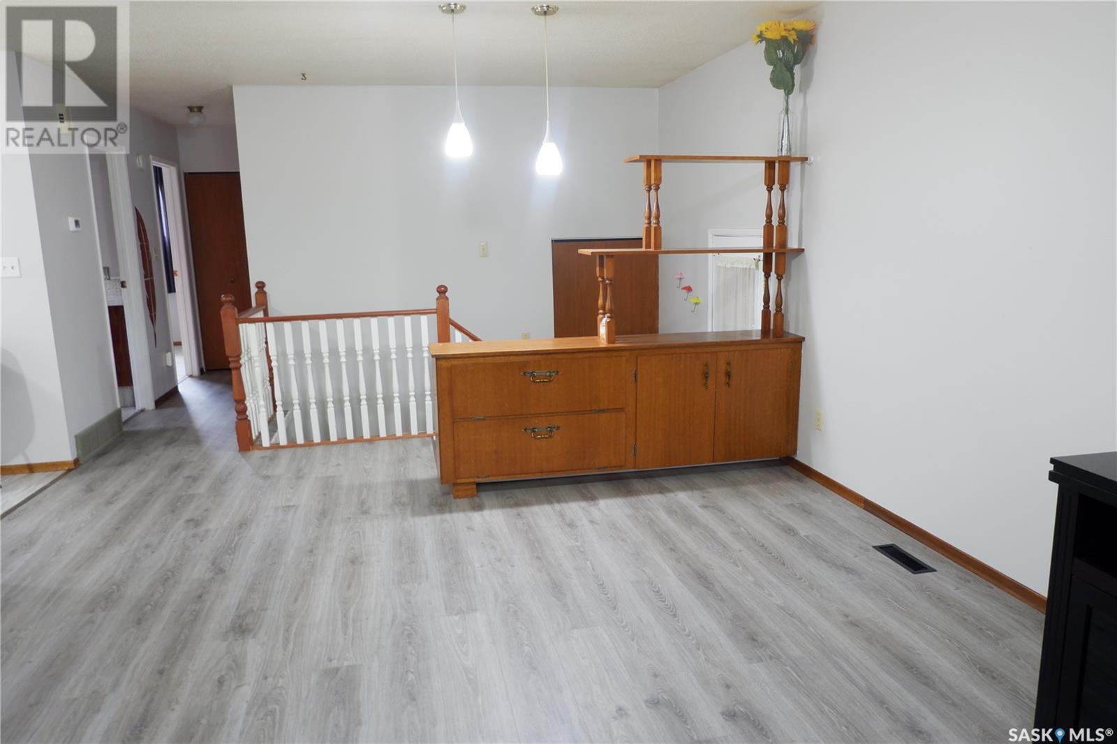 407 3rd Avenue W, Assiniboia, Saskatchewan  S0H 0B0 - Photo 9 - SK009190