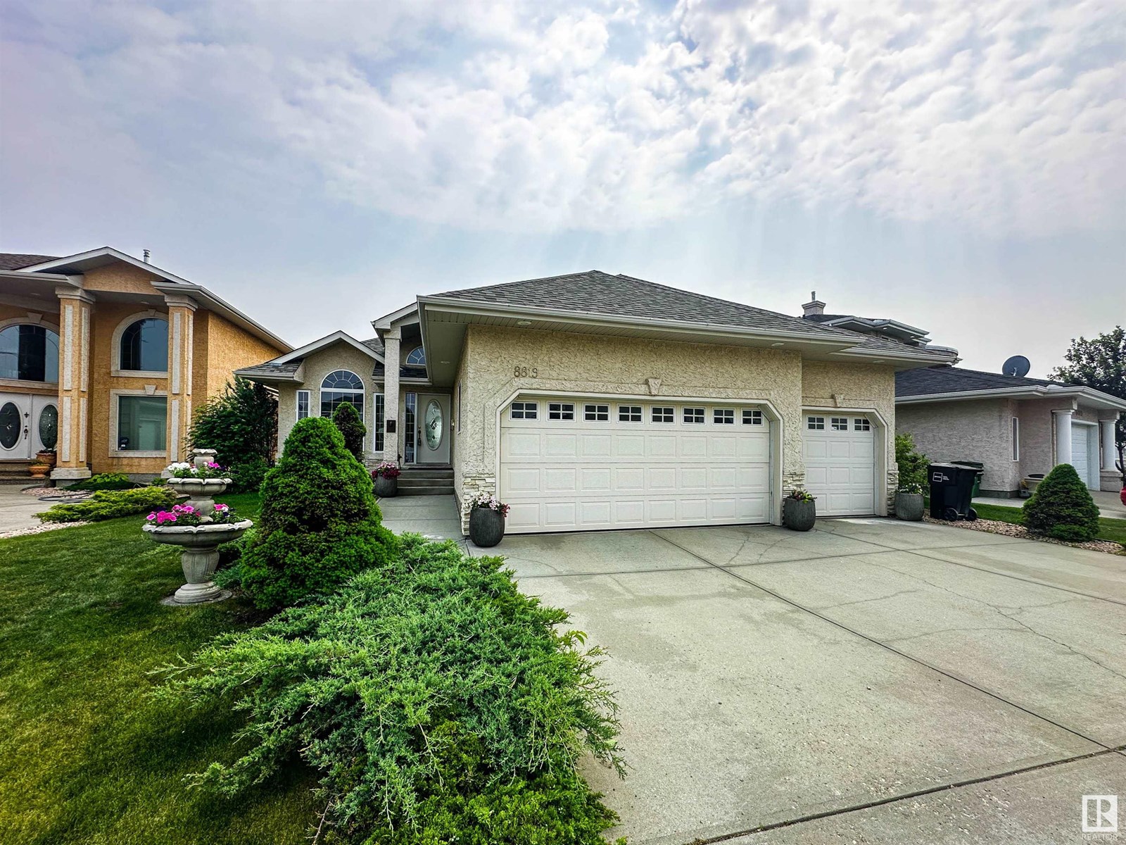 8819 163 AV NW, Edmonton, Alberta