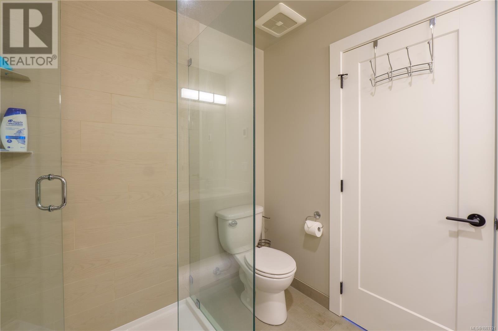 301 700 Yew Wood Rd, Tofino, British Columbia  V0R 3A0 - Photo 16 - 1003321
