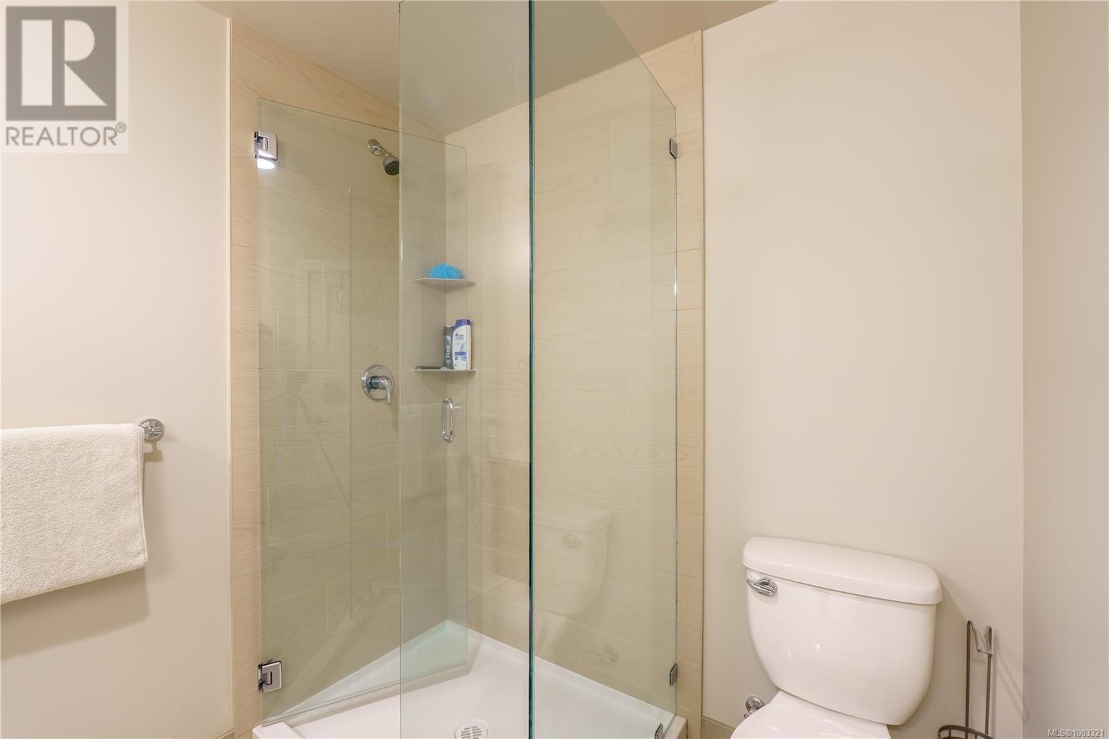 301 700 Yew Wood Rd, Tofino, British Columbia  V0R 3A0 - Photo 17 - 1003321