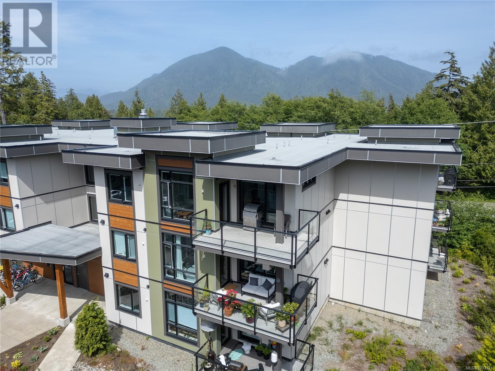 301 700 Yew Wood Rd, Tofino, British Columbia  V0R 3A0 - Photo 2 - 1003321