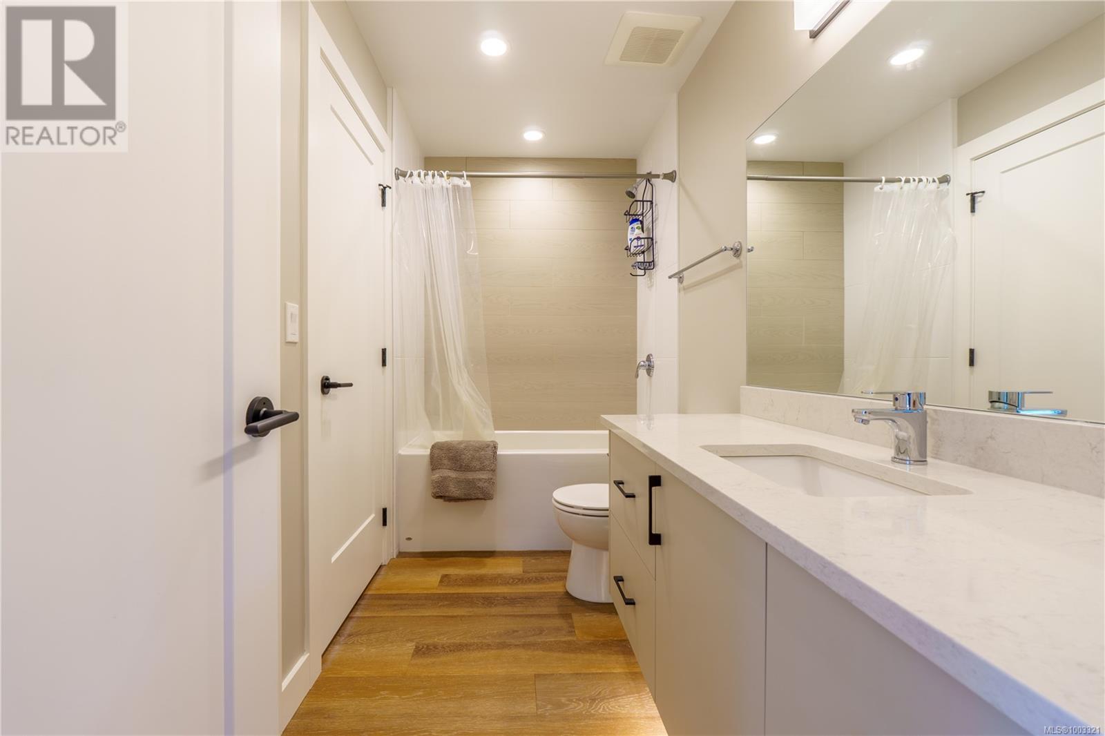 301 700 Yew Wood Rd, Tofino, British Columbia  V0R 3A0 - Photo 20 - 1003321