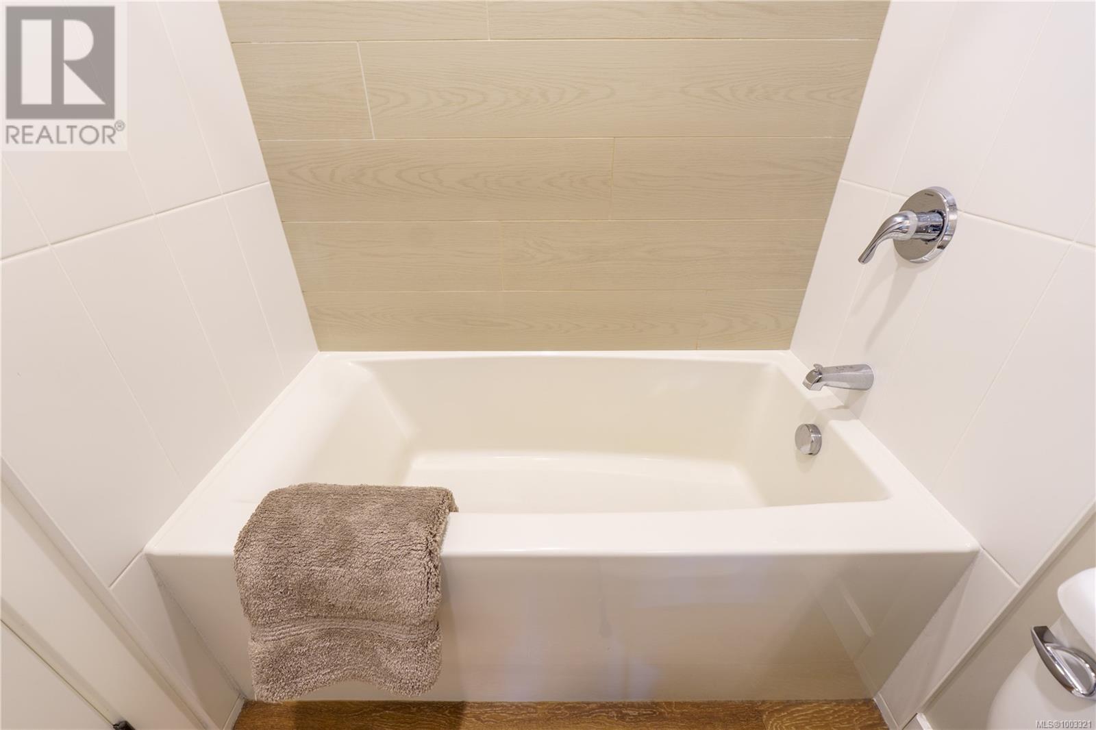 301 700 Yew Wood Rd, Tofino, British Columbia  V0R 3A0 - Photo 21 - 1003321