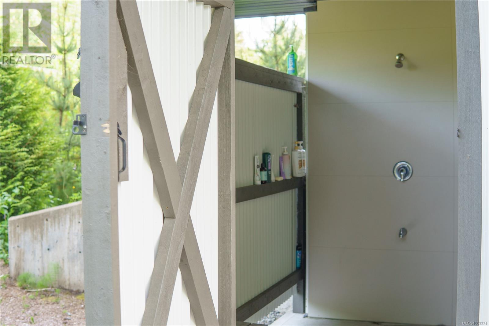 301 700 Yew Wood Rd, Tofino, British Columbia  V0R 3A0 - Photo 25 - 1003321