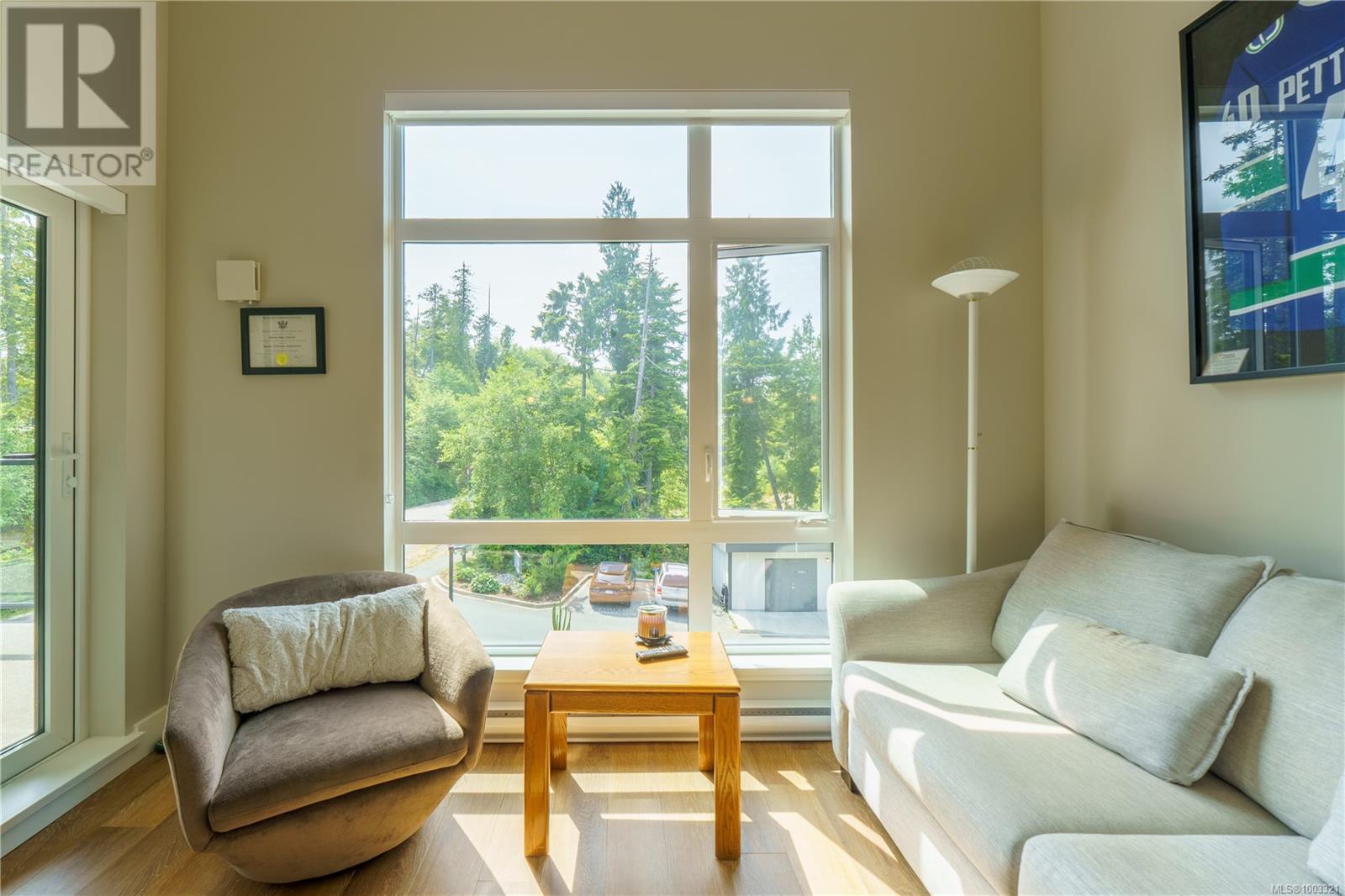 301 700 Yew Wood Rd, Tofino, British Columbia  V0R 3A0 - Photo 8 - 1003321