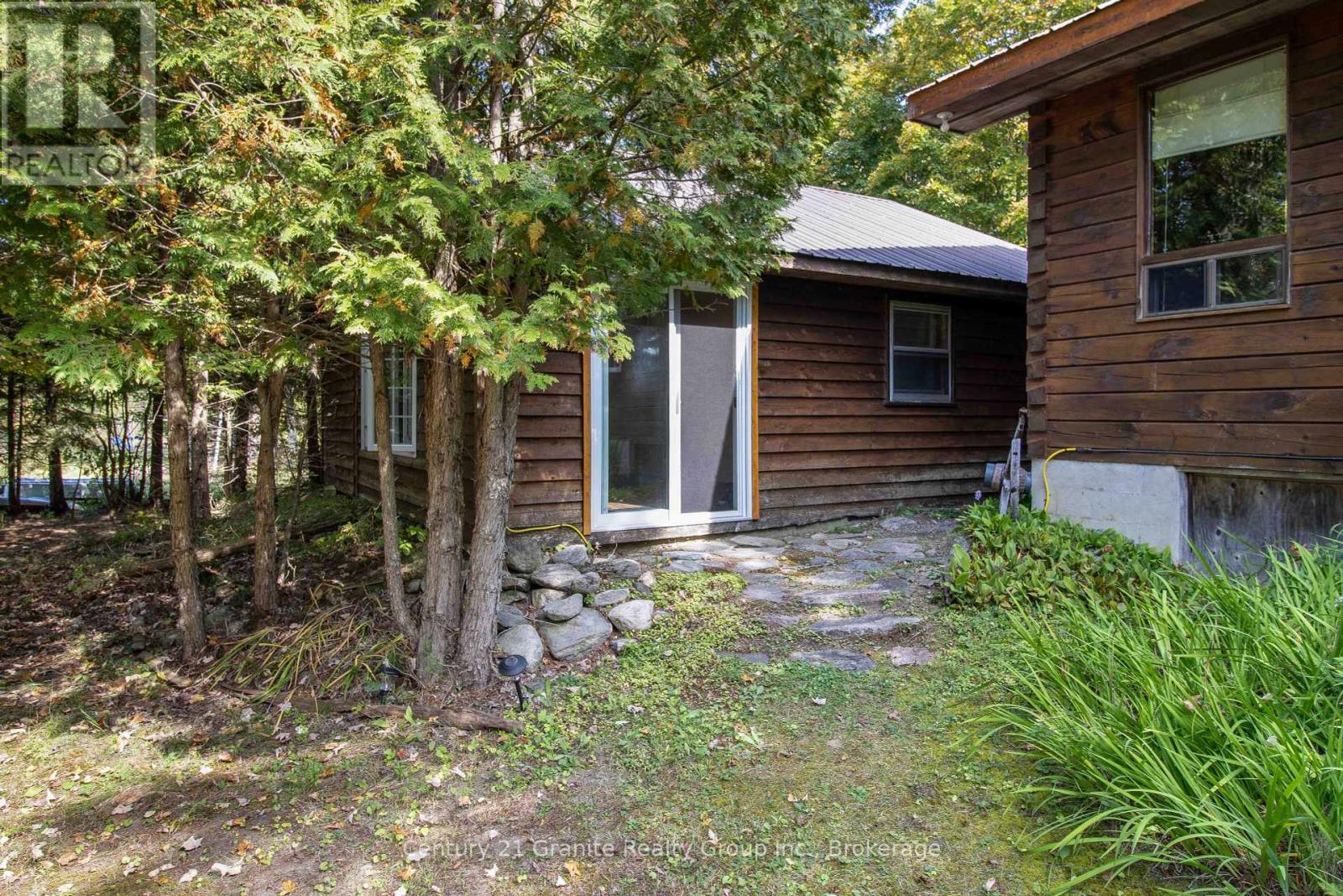 1054 The Narrows Trail, Minden Hills, Ontario  K0M 2K0 - Photo 45 - X12216037
