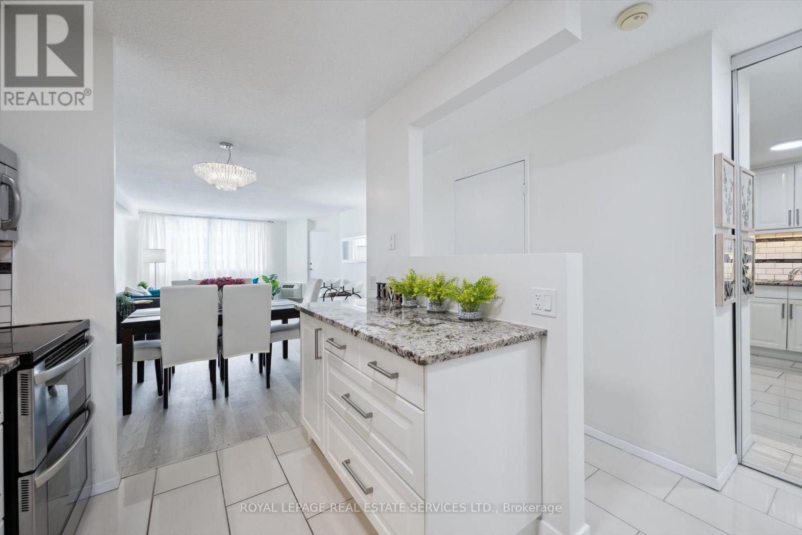 906 - 81 Millside Drive, Milton, Ontario  L9T 3X4 - Photo 7 - W12215851