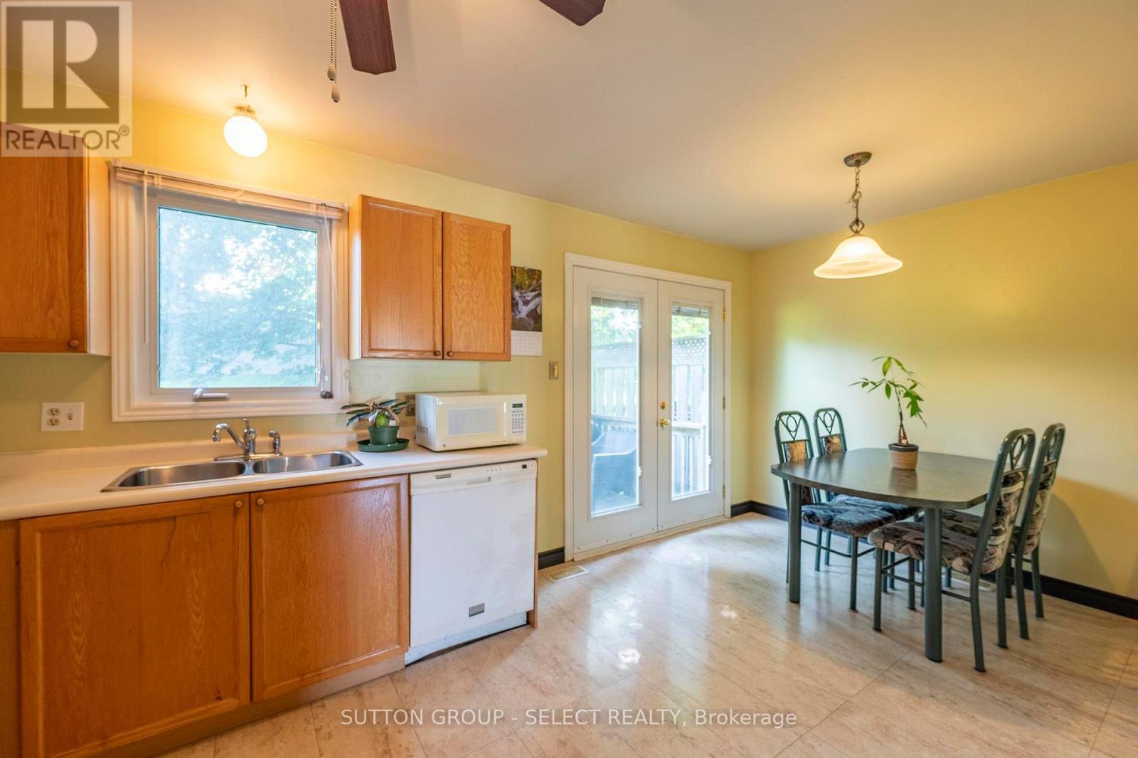 11 - 151 Martinet Avenue, London East (East I), Ontario  N5V 4T4 - Photo 6 - X12217329