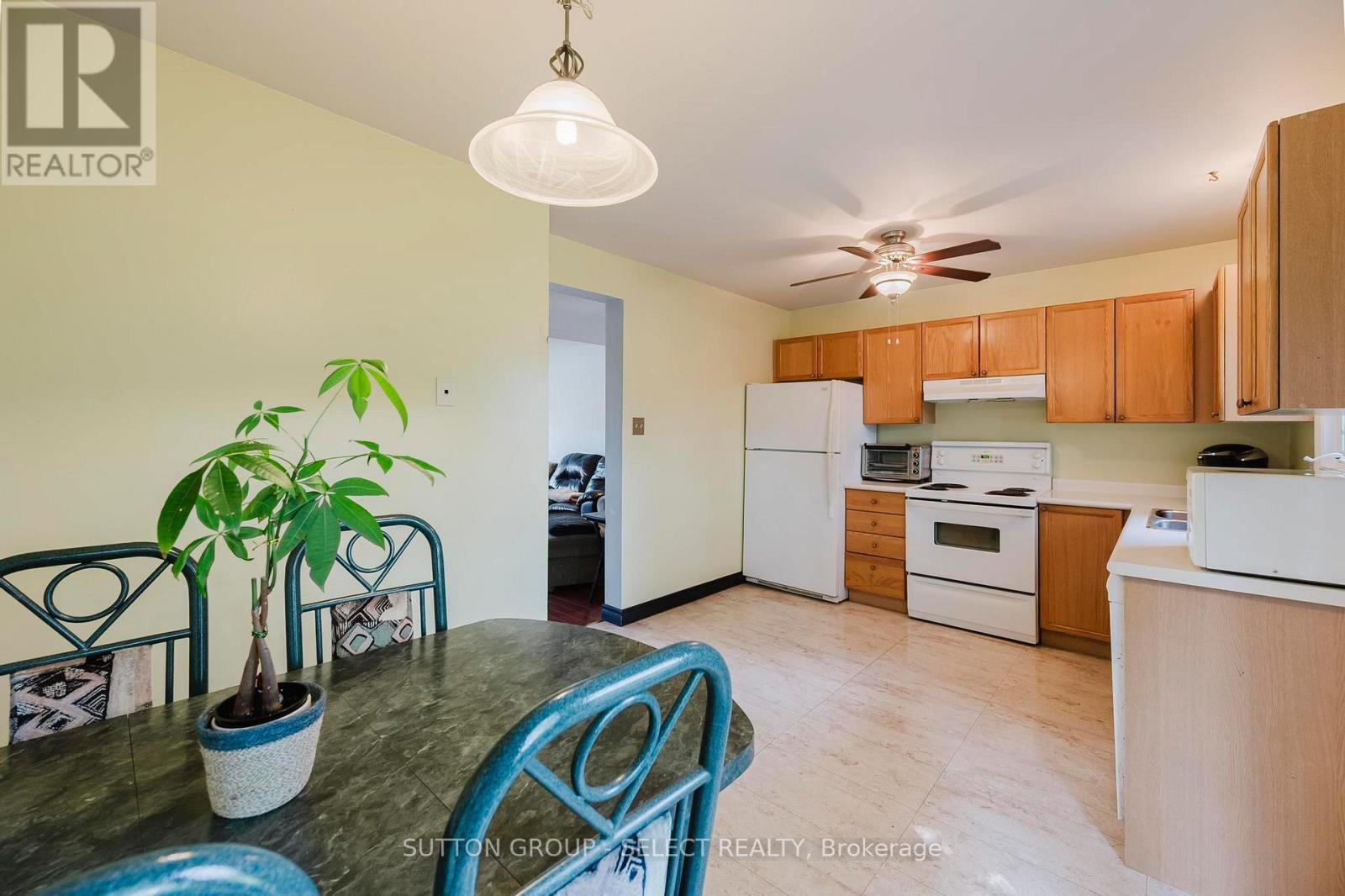 11 - 151 Martinet Avenue, London East (East I), Ontario  N5V 4T4 - Photo 7 - X12217329