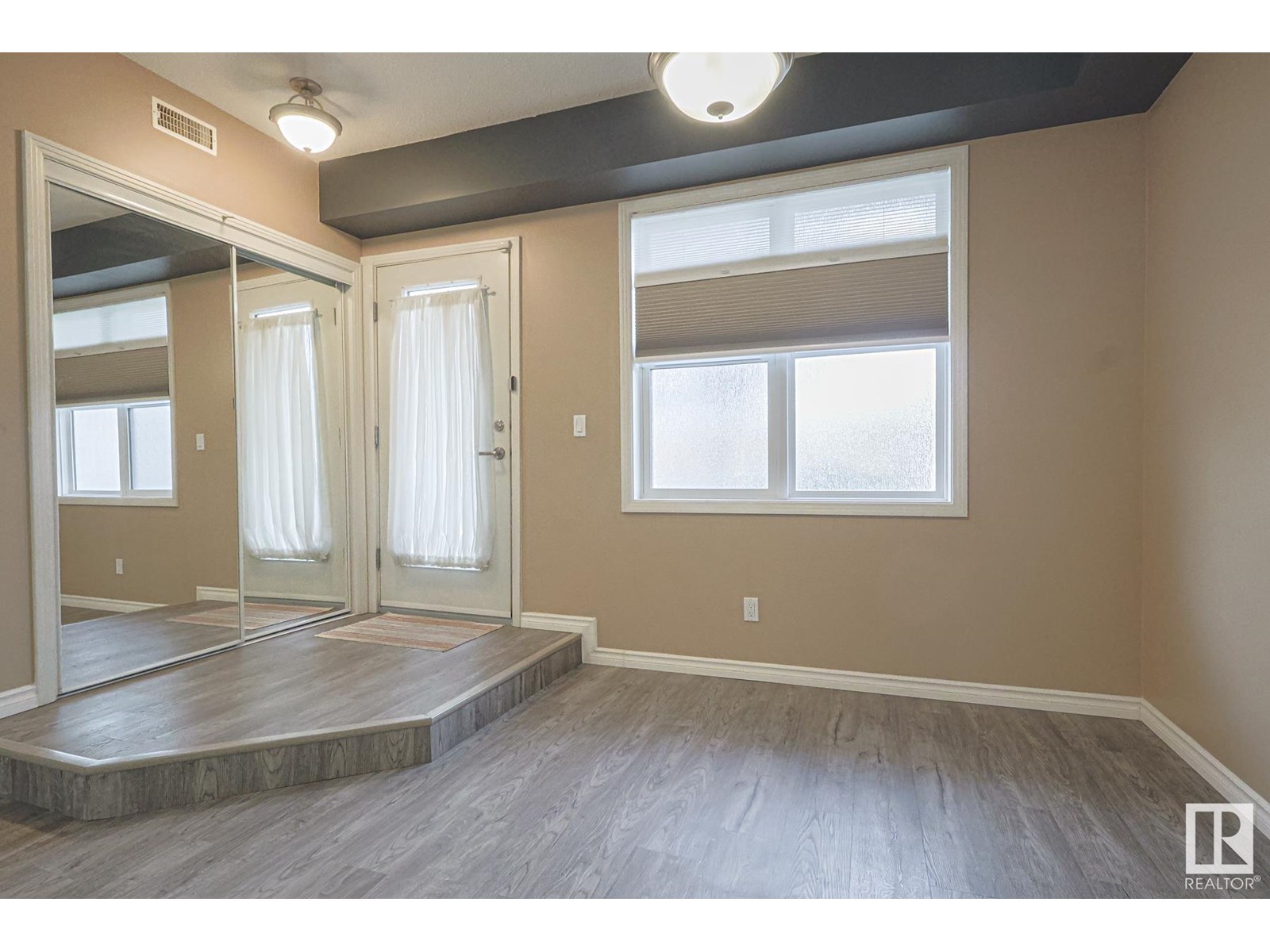 #113 9507 101 Av Nw, Edmonton, Alberta  T5H 4R1 - Photo 2 - E4442074