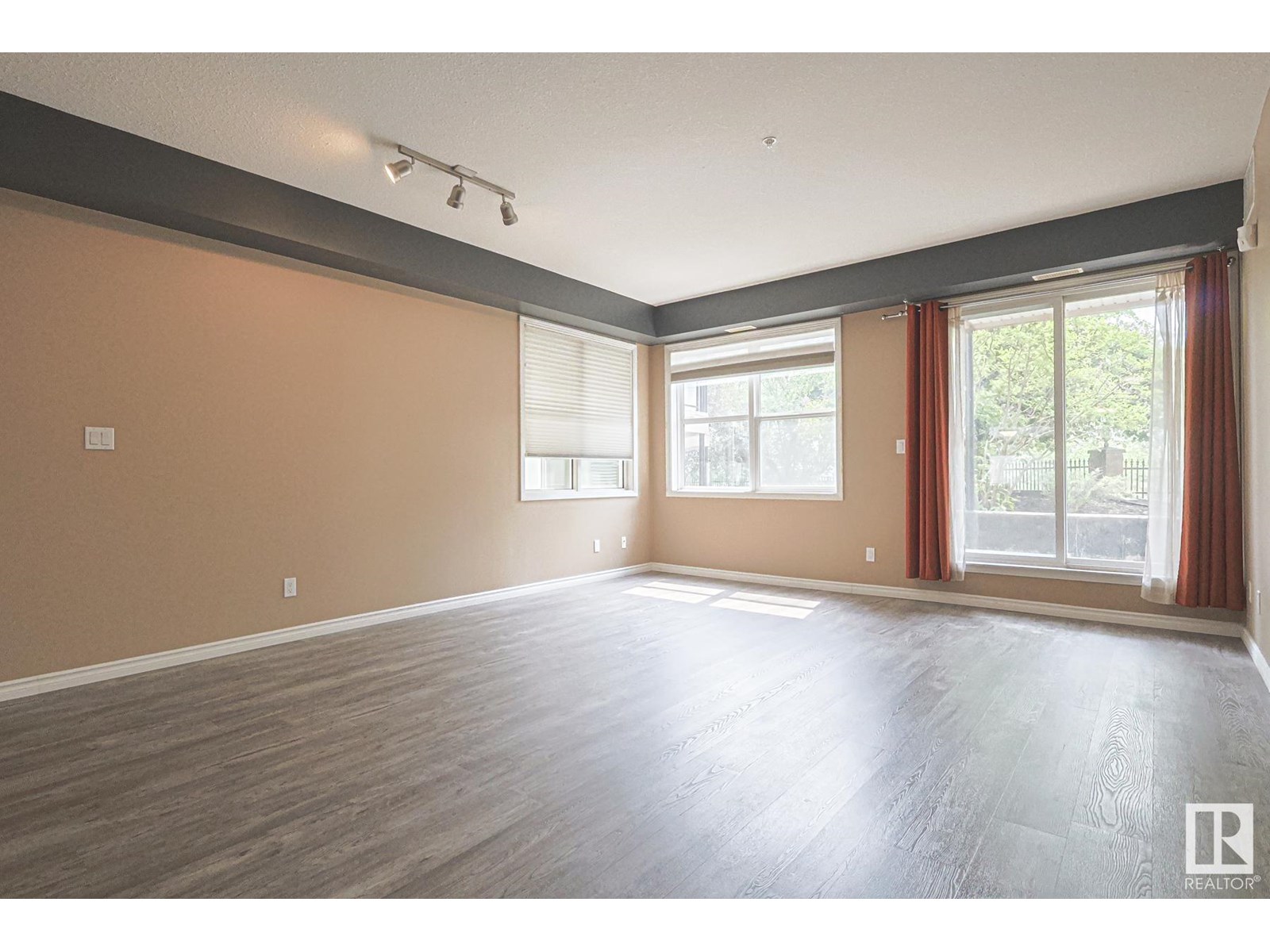 #113 9507 101 Av Nw, Edmonton, Alberta  T5H 4R1 - Photo 5 - E4442074