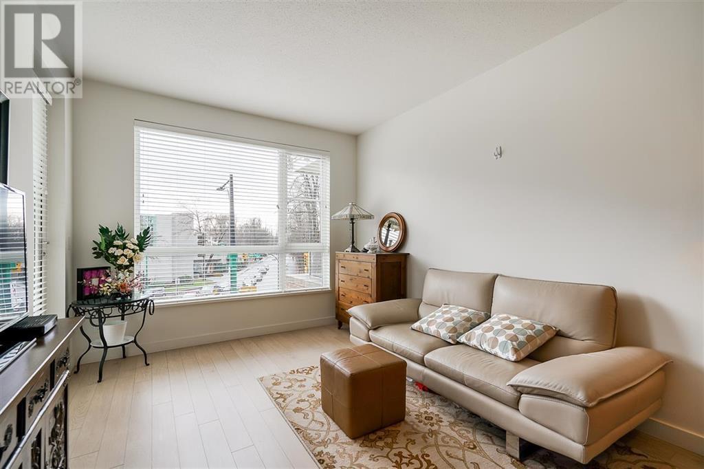 211 1621 Hamilton Avenue, North Vancouver, British Columbia  V7P 0B7 - Photo 2 - R3014362