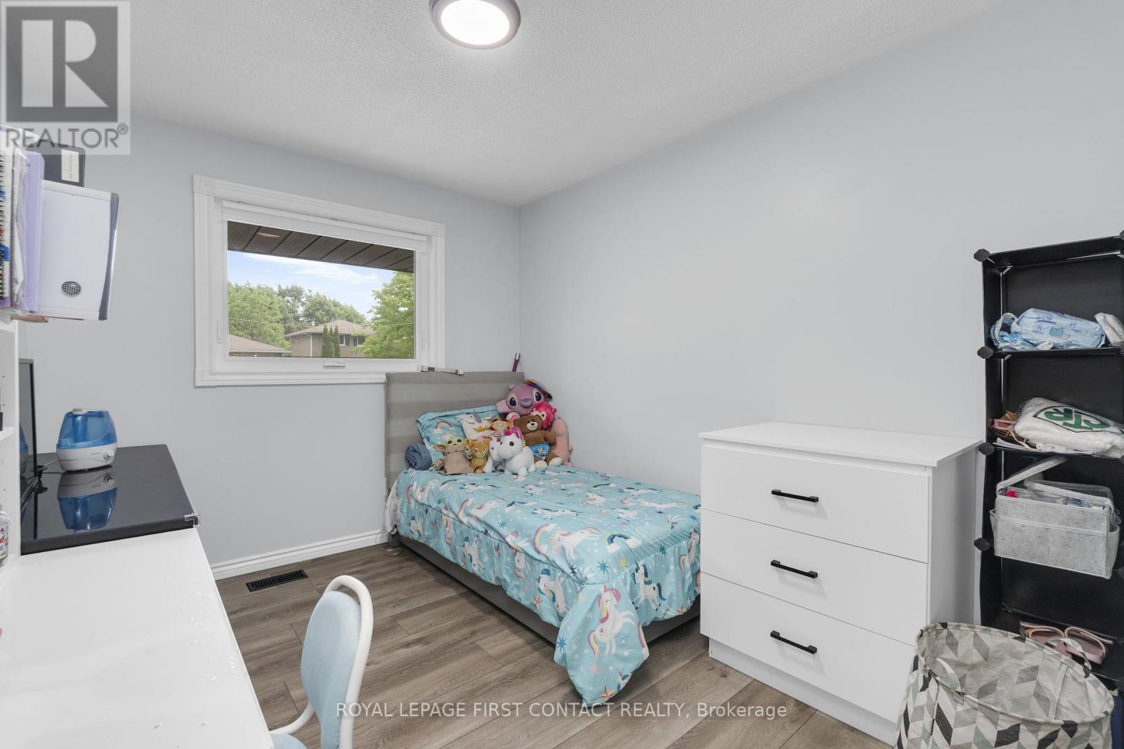 26 Ottaway Avenue, Barrie, Ontario  L4M 2W7 - Photo 15 - S12215398