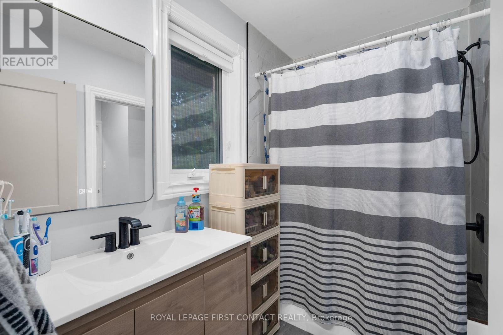 26 Ottaway Avenue, Barrie, Ontario  L4M 2W7 - Photo 16 - S12215398
