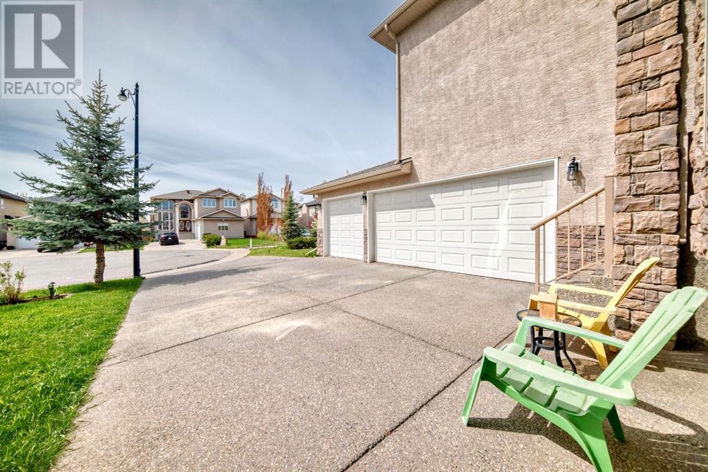 Property at 76 West Cedar Rise SW image 3