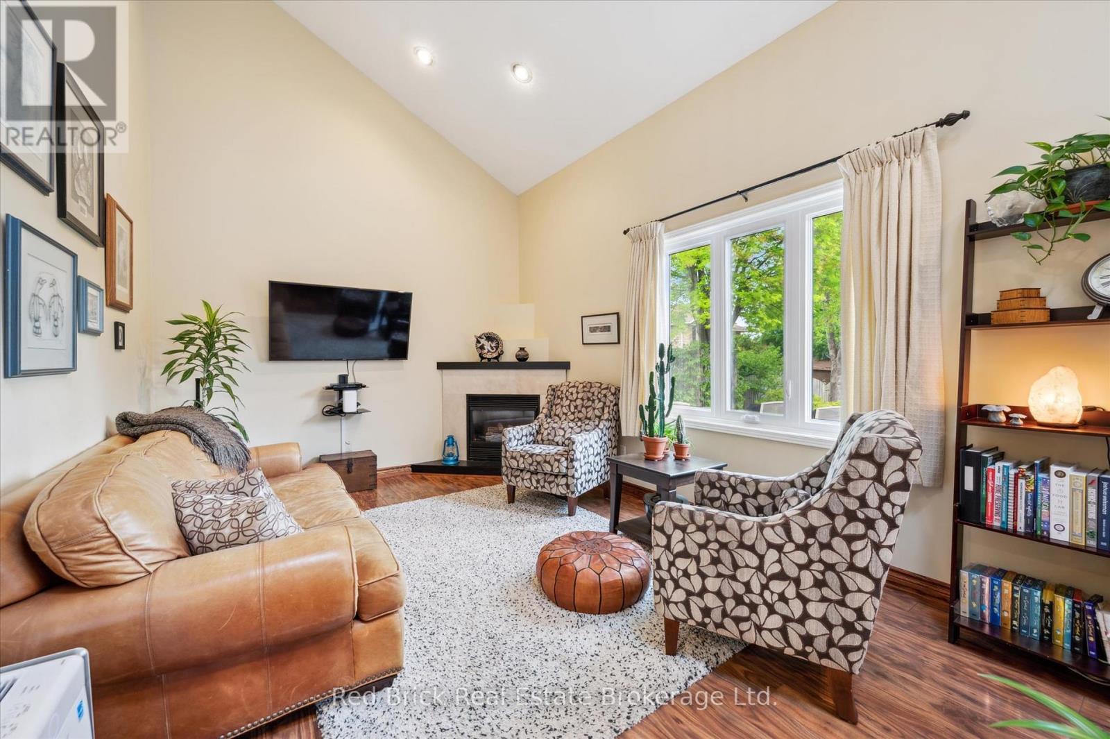 63 Flaherty Drive, Guelph, Ontario  N1H 8K6 - Photo 13 - X12217359