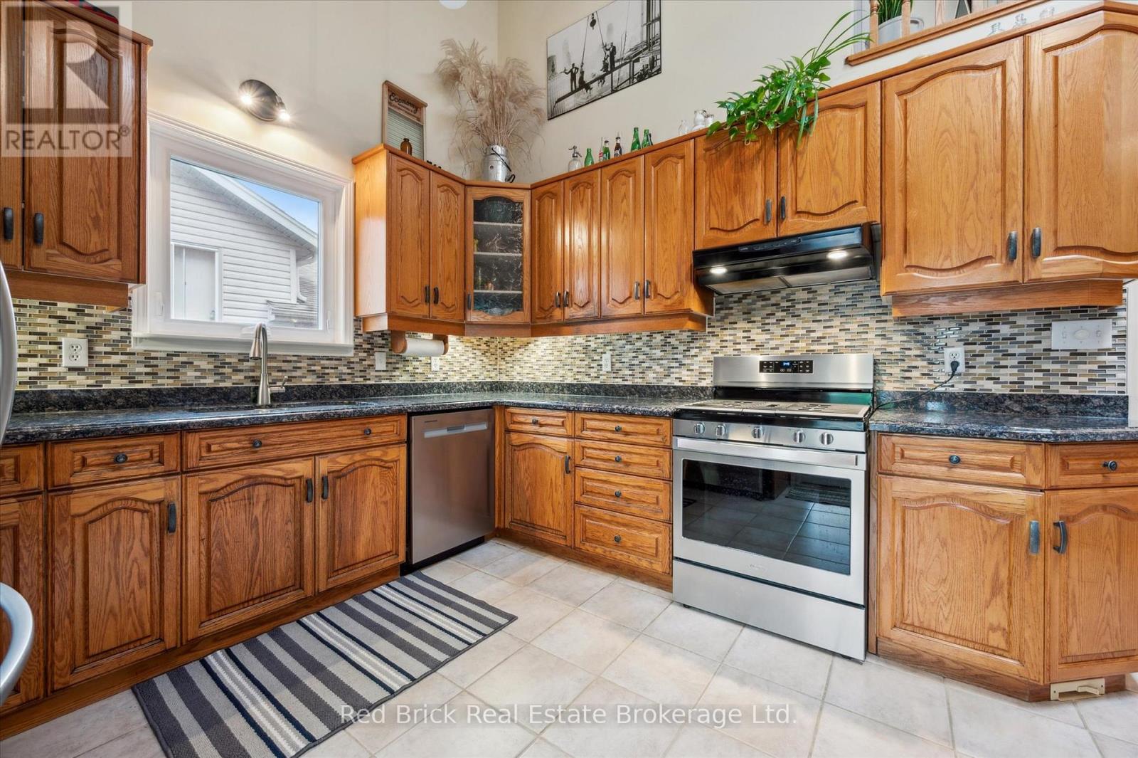 63 Flaherty Drive, Guelph, Ontario  N1H 8K6 - Photo 17 - X12217359