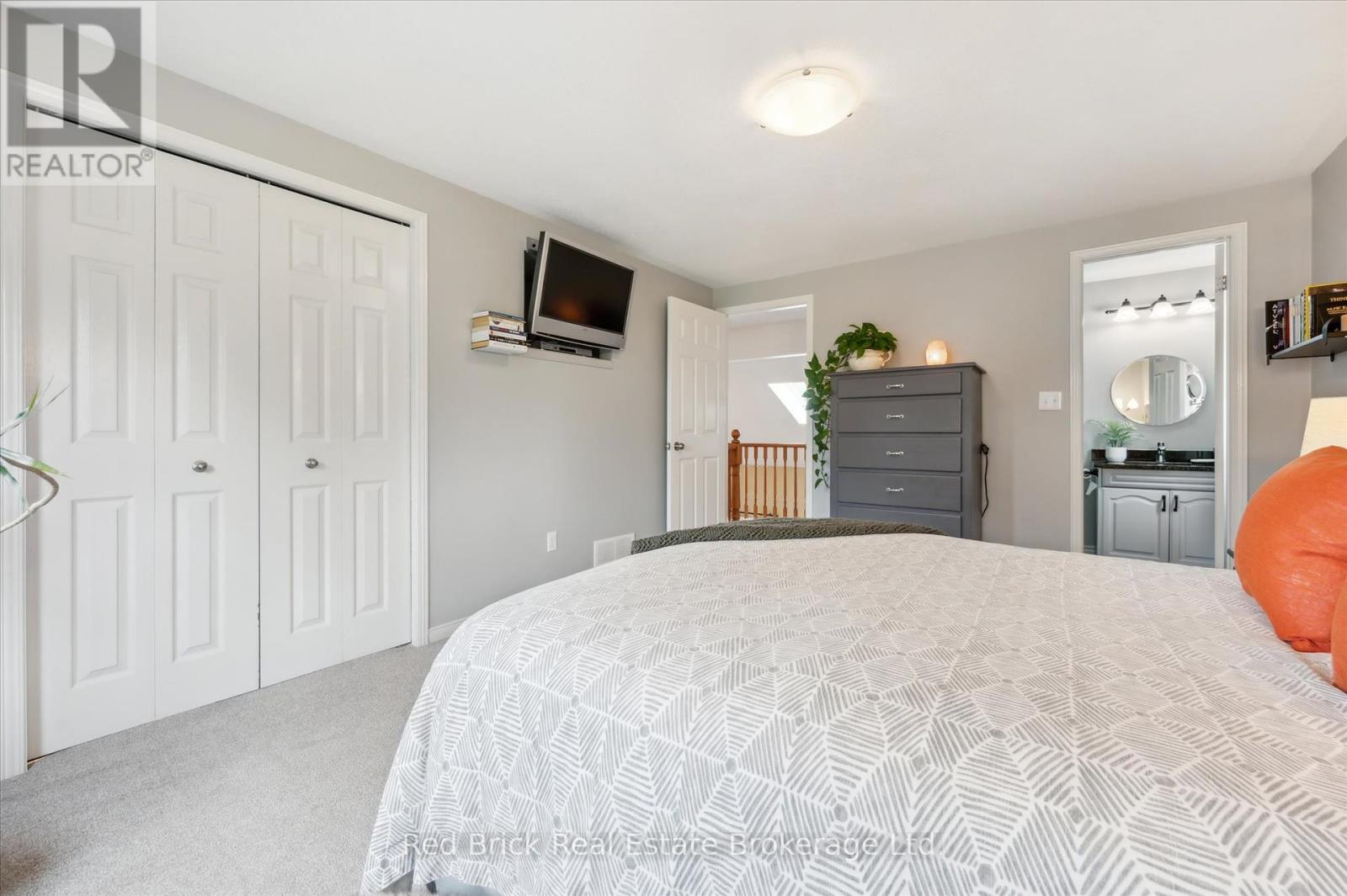 63 Flaherty Drive, Guelph, Ontario  N1H 8K6 - Photo 27 - X12217359