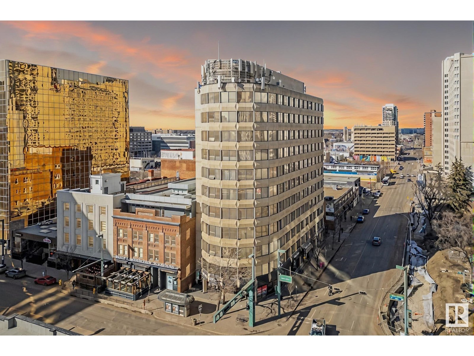 #702 10106 105 ST NW, Edmonton, Alberta