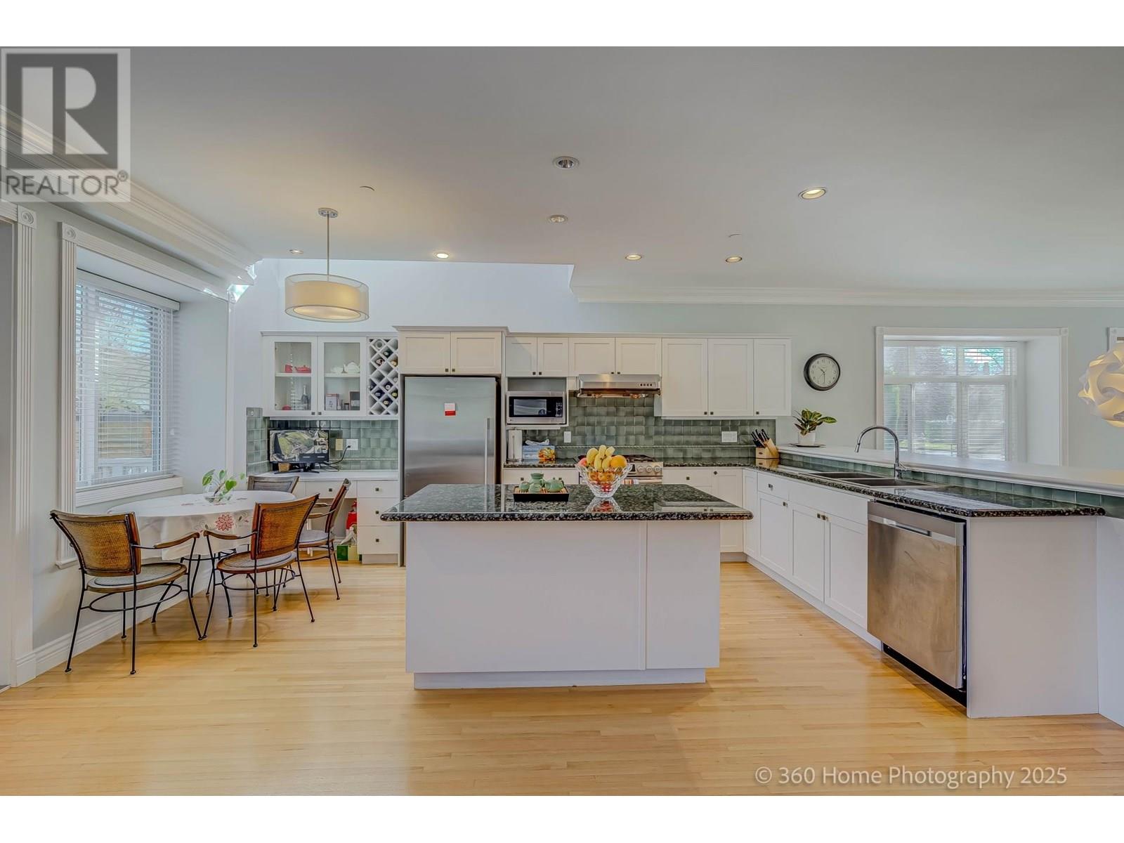 Listing Picture 7 of 31 : 4203 W 14TH AVENUE, Vancouver / 溫哥華 - 魯藝地產 Yvonne Lu Group - MLS Medallion Club Member