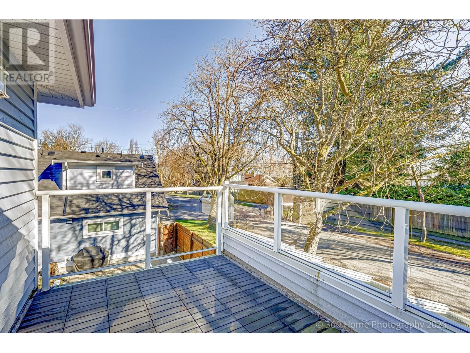 Listing Picture 21 of 31 : 4203 W 14TH AVENUE, Vancouver / 溫哥華 - 魯藝地產 Yvonne Lu Group - MLS Medallion Club Member