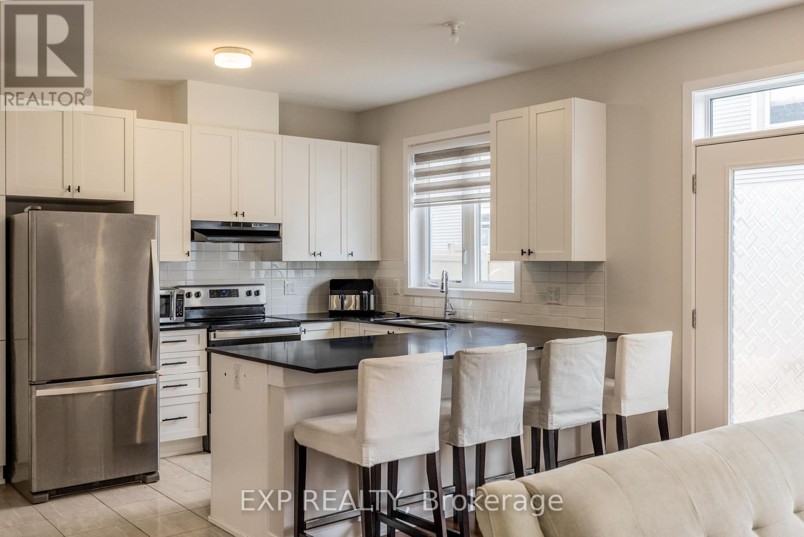307 Canadensis Lane, Ottawa, Ontario  K2J 6X8 - Photo 5 - X12217360