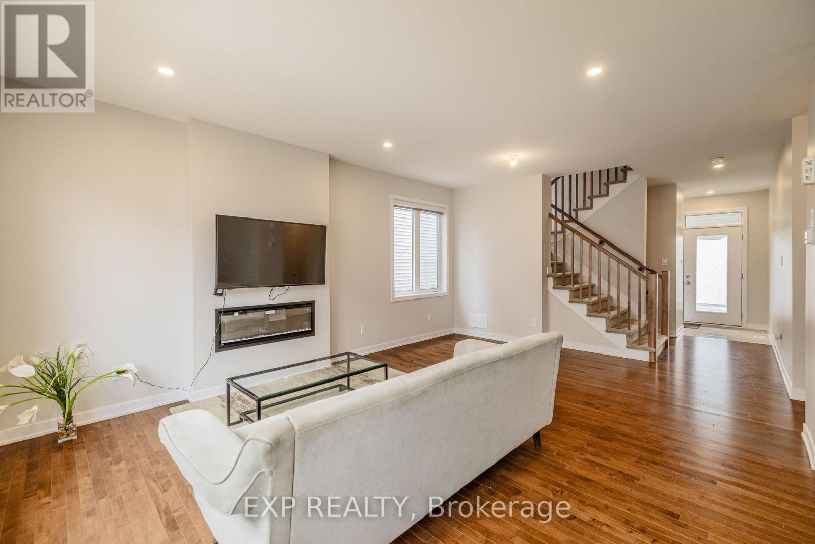 307 Canadensis Lane, Ottawa, Ontario  K2J 6X8 - Photo 6 - X12217360