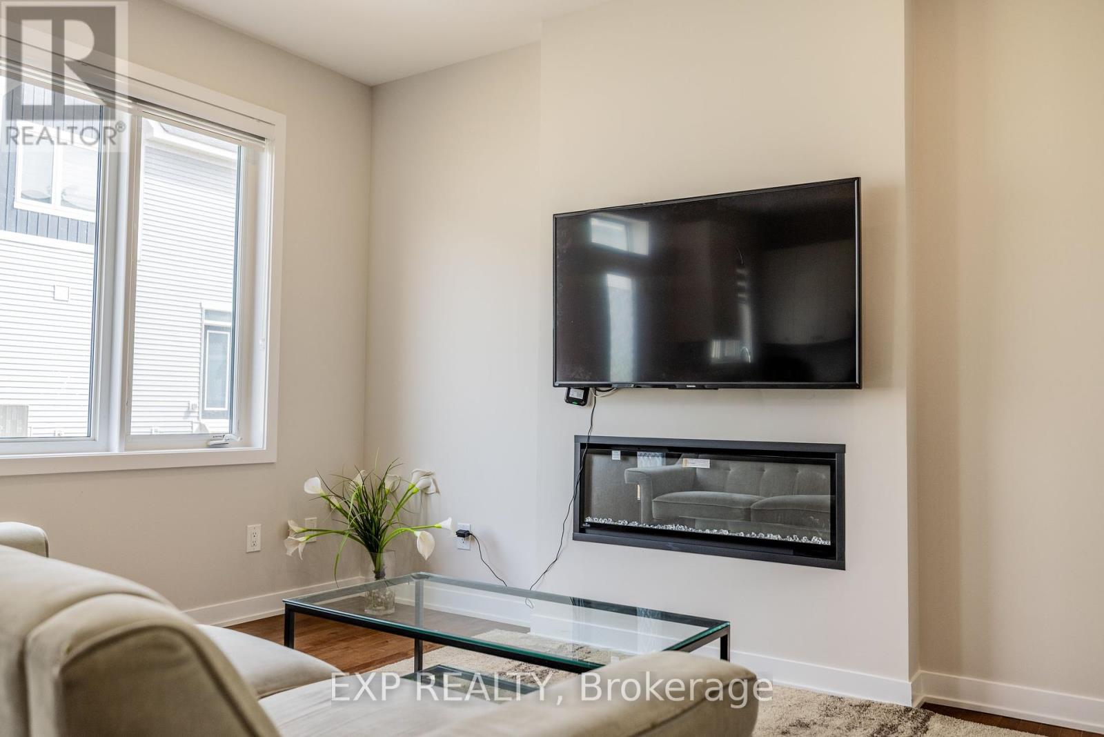 307 Canadensis Lane, Ottawa, Ontario  K2J 6X8 - Photo 9 - X12217360