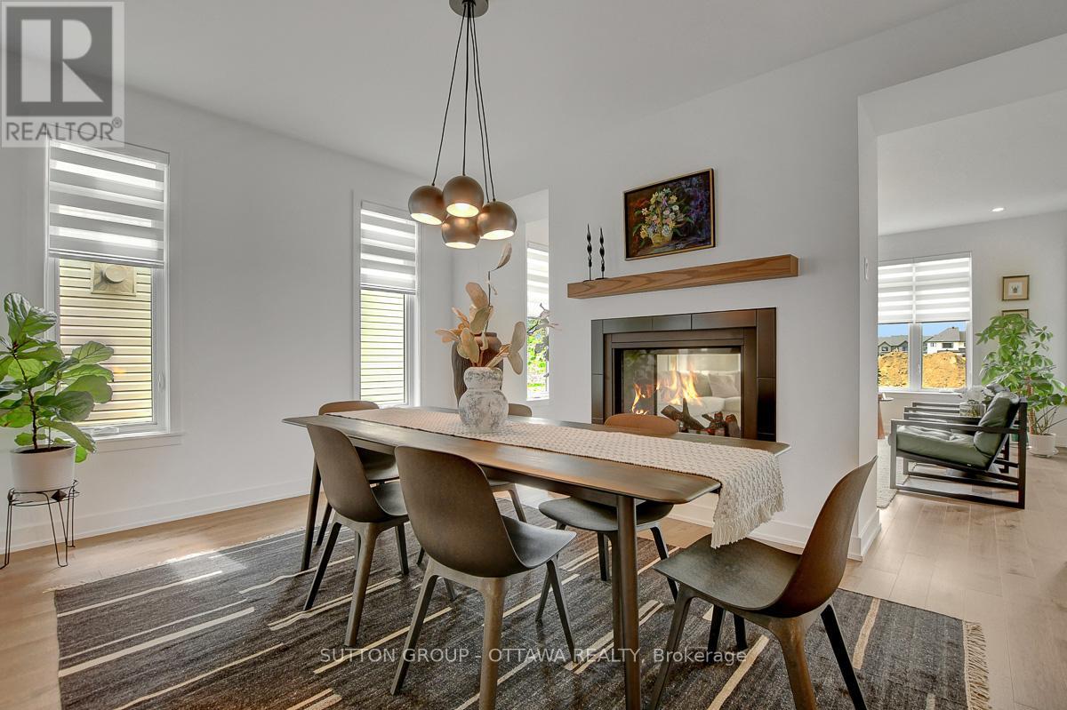 908 Duxbury Lane, Ottawa, Ontario  K4M 0M3 - Photo 7 - X12217378