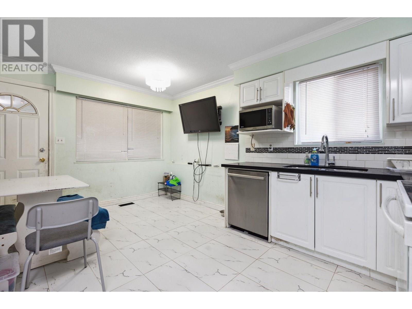 829 Se Marine Drive, Vancouver, British Columbia  V5X 2V2 - Photo 6 - R3002199