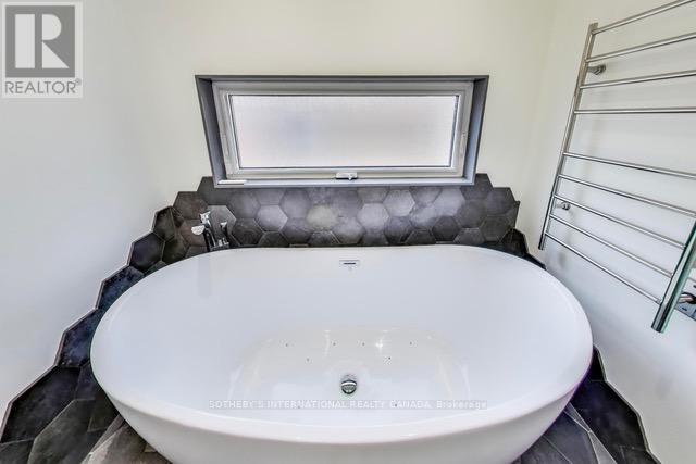 294 Euclid Avenue, Toronto, Ontario  M6J 2K2 - Photo 19 - C12217203