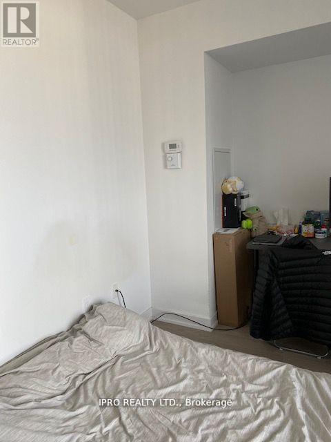 1912 - 11 Wellesley Street W, Toronto, Ontario  M4Y 0G4 - Photo 11 - C12217252