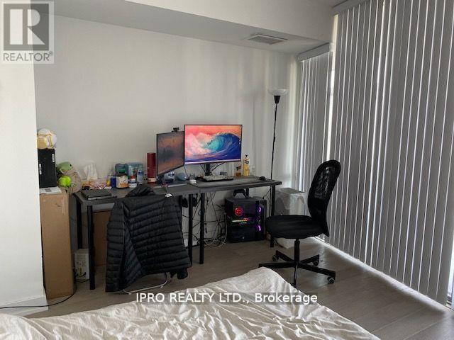 1912 - 11 Wellesley Street W, Toronto, Ontario  M4Y 0G4 - Photo 12 - C12217252