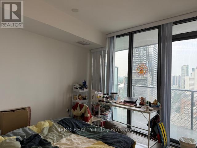 1912 - 11 Wellesley Street W, Toronto, Ontario  M4Y 0G4 - Photo 14 - C12217252