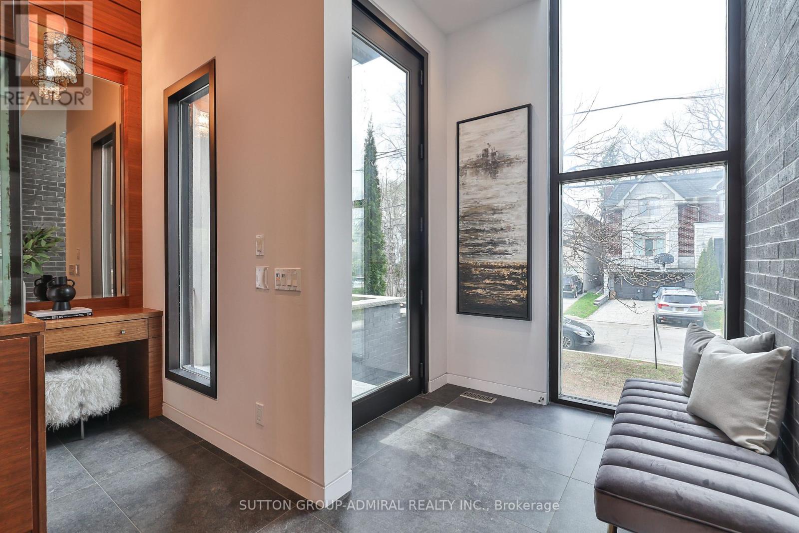 415 Douglas Avenue, Toronto (Bedford Park-Nortown), Ontario  M5M 1H3 - Photo 2 - C12217298