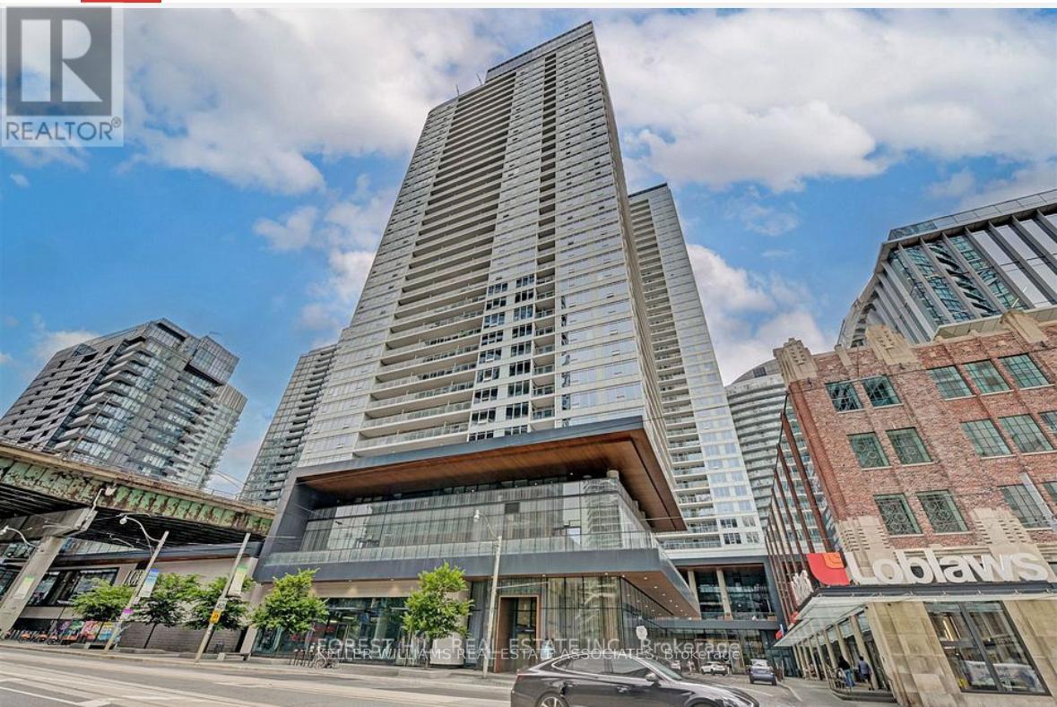 3801 - 19 Bathurst Street, Toronto, Ontario  M5V 0N2 - Photo 1 - C12217313