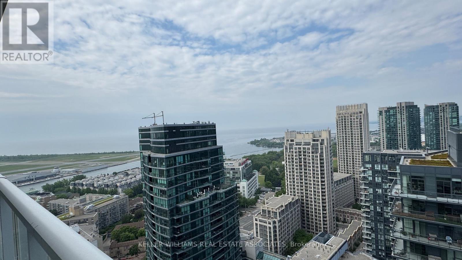 3801 - 19 Bathurst Street, Toronto, Ontario  M5V 0N2 - Photo 10 - C12217313