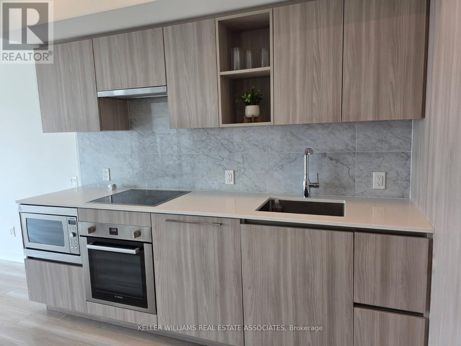 3801 - 19 Bathurst Street, Toronto, Ontario  M5V 0N2 - Photo 3 - C12217313