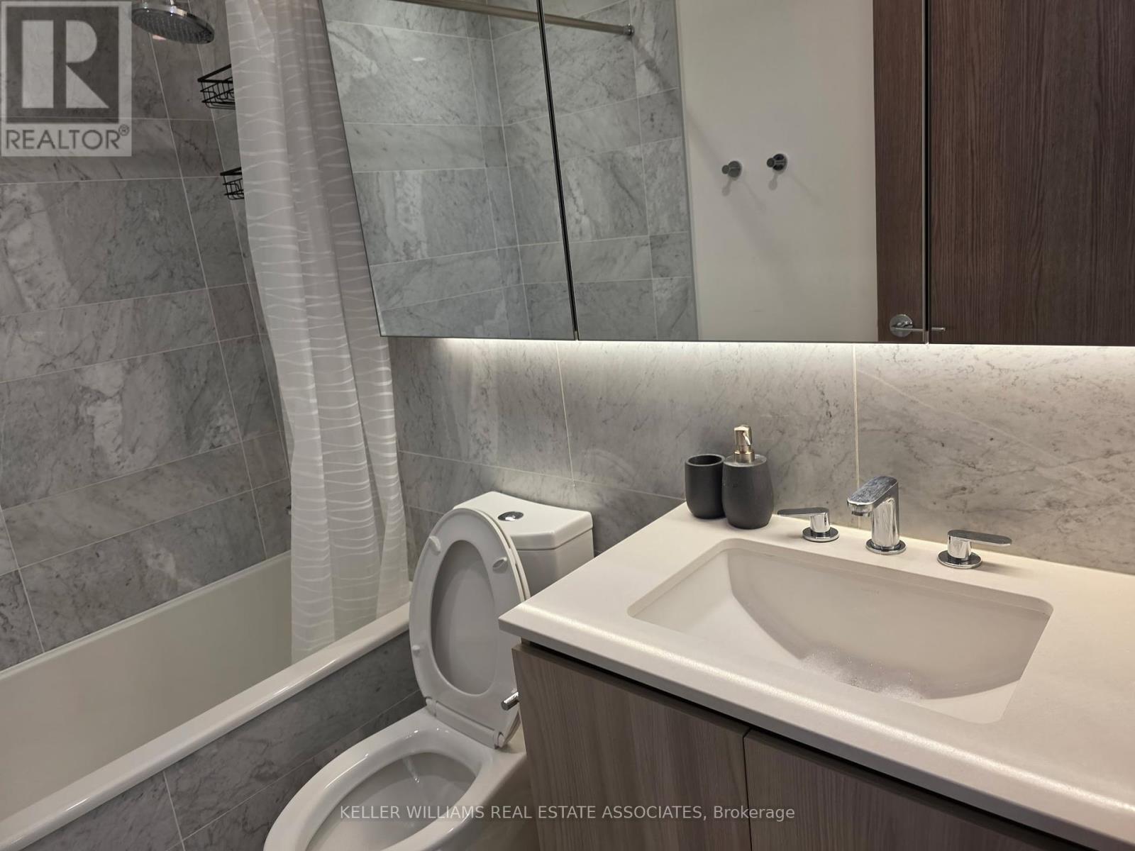 3801 - 19 Bathurst Street, Toronto, Ontario  M5V 0N2 - Photo 7 - C12217313