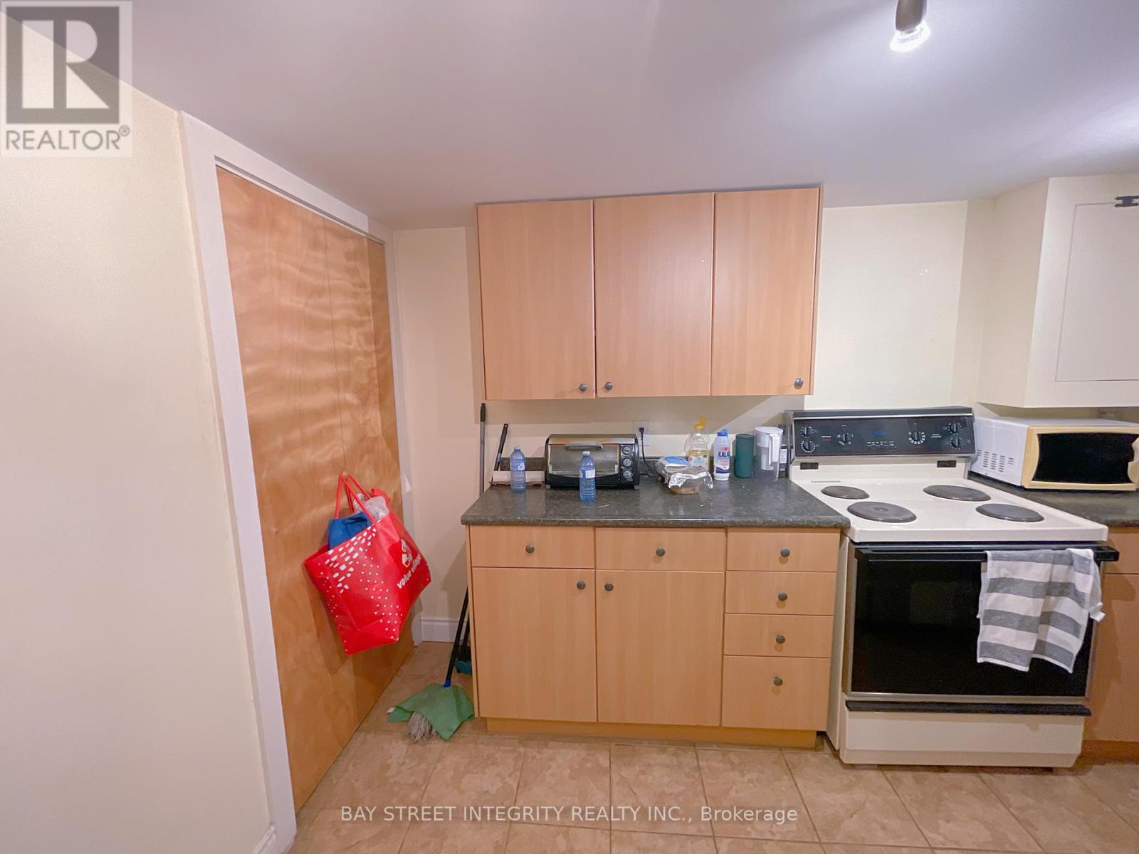 51 Wigmore Drive, Toronto, Ontario  M4A 2E6 - Photo 10 - C12189179