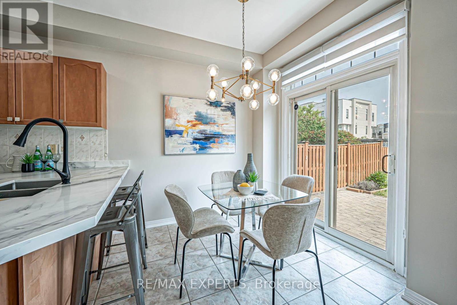187 Hopecrest Road, Markham, Ontario  L6C 2V6 - Photo 12 - N12195900