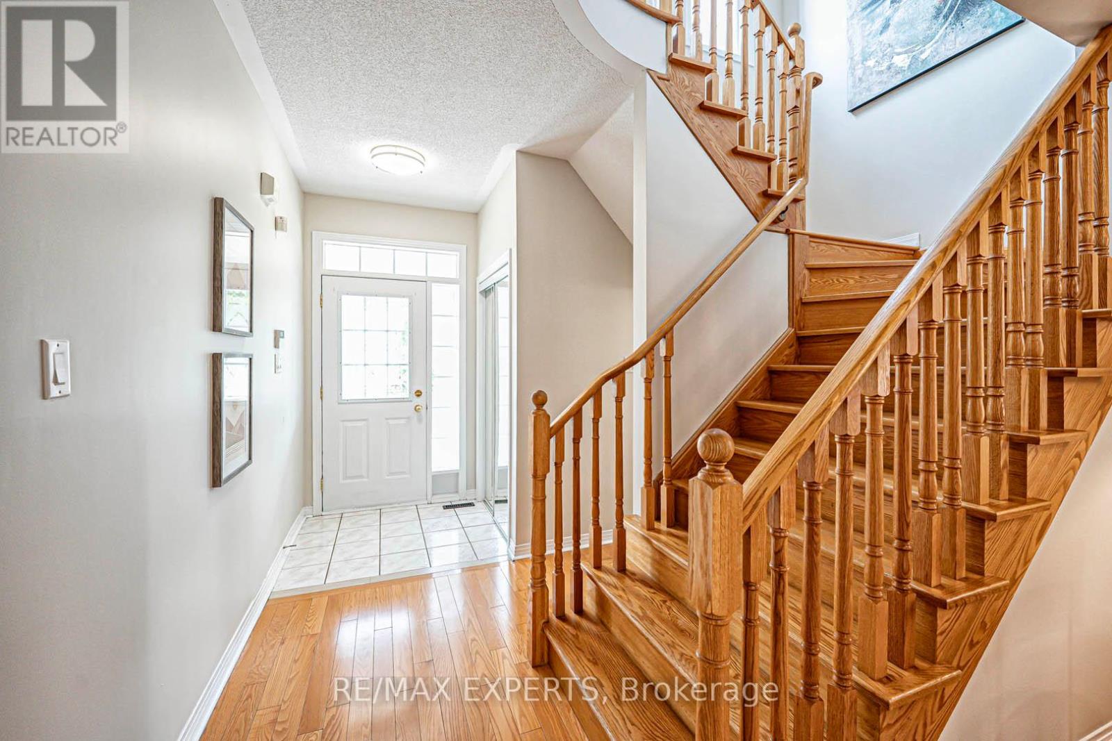 187 Hopecrest Road, Markham, Ontario  L6C 2V6 - Photo 16 - N12195900