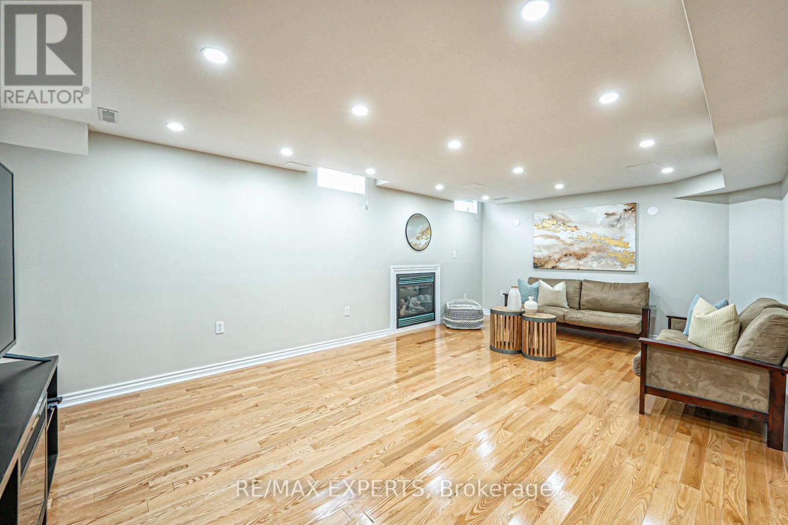 187 Hopecrest Road, Markham, Ontario  L6C 2V6 - Photo 29 - N12195900